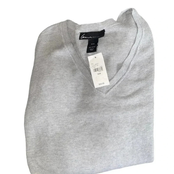 Lane Bryant V neck Gray Sweatshirt long sleeve Asymmetrical size 18/20 N… - Picture 3 of 7